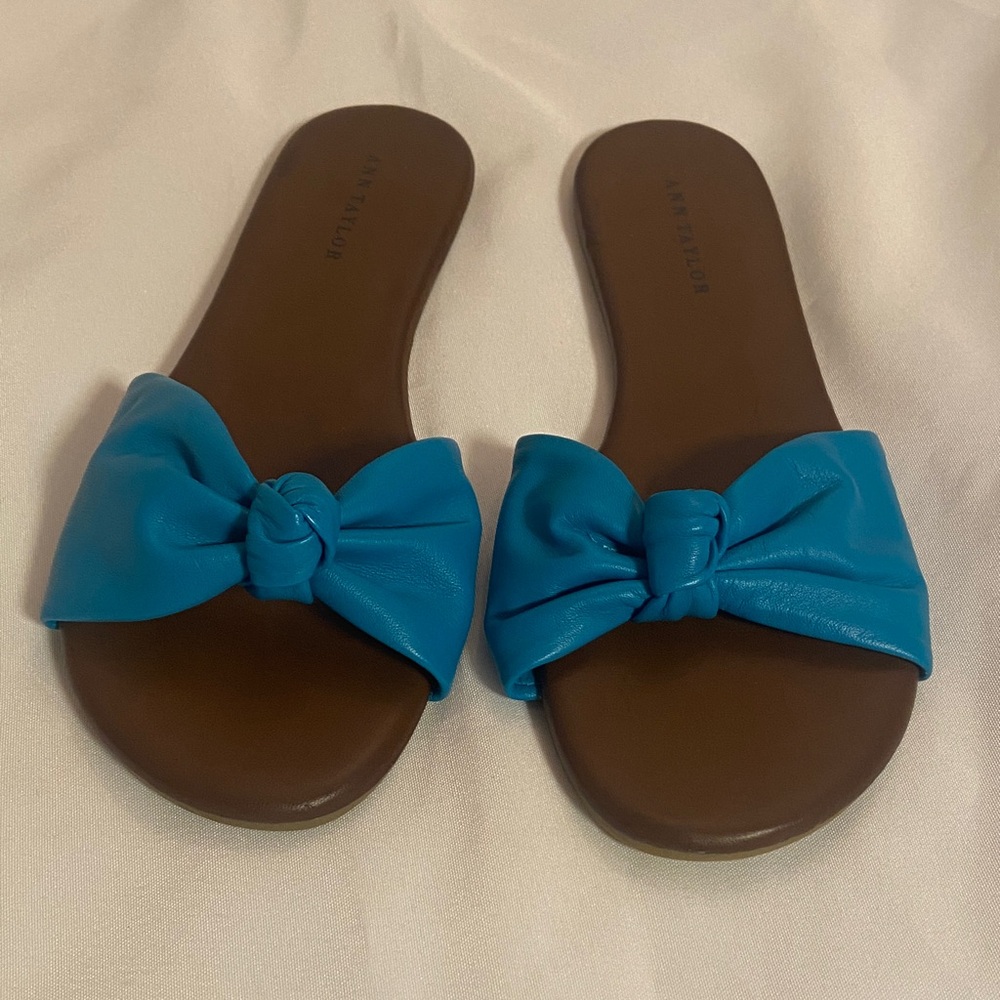 Ann Taylor Teal Knot Bow Slide Sandals